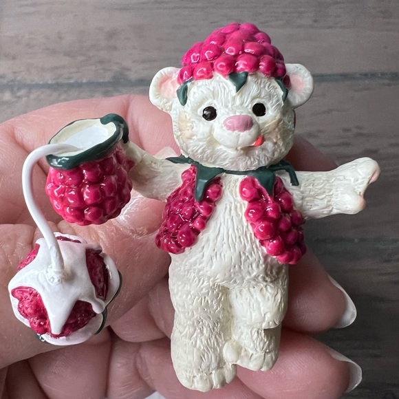 Hallmark 2001 NEW “Raspberry” Fairy Berry Bears 3rd series Springtime Ornament - Picture 7 of 8